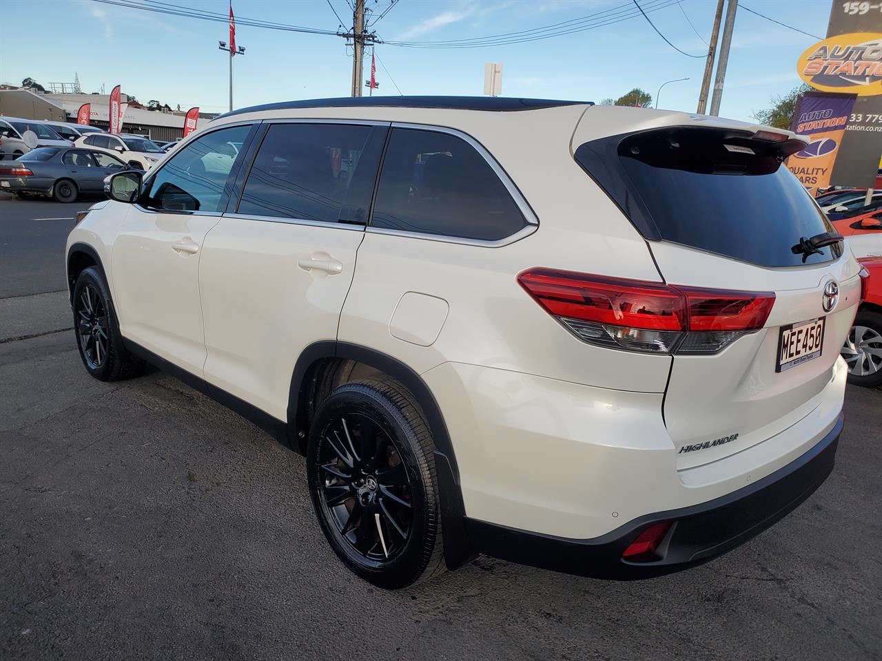 2019 Toyota Highlander thumbnail