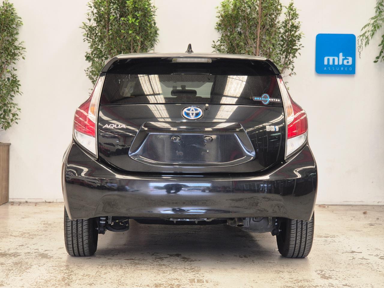 2015 Toyota Aqua thumbnail