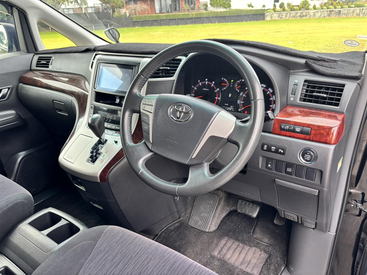 2012 Toyota Vellfire thumbnail