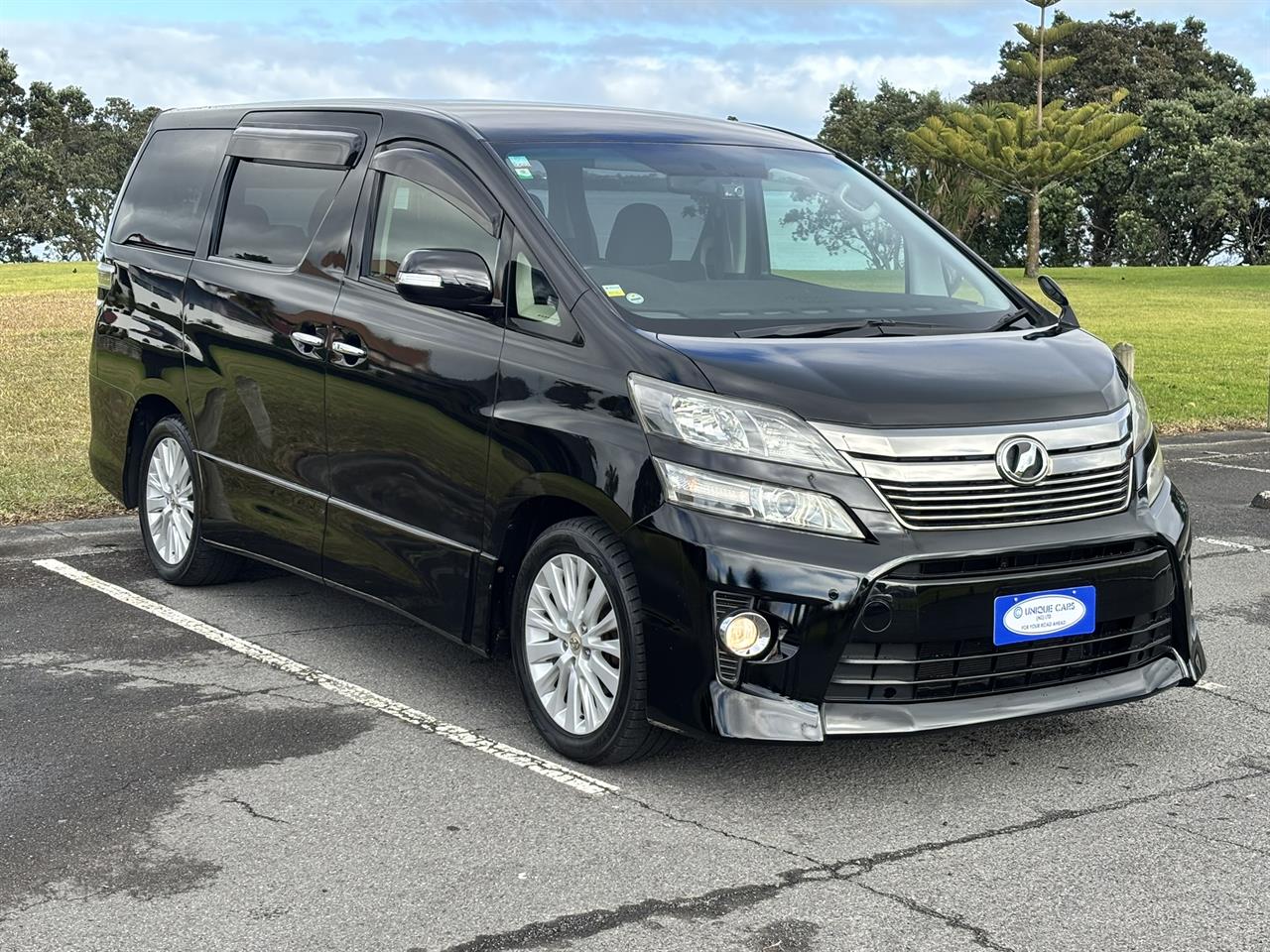 2012 Toyota Vellfire thumbnail