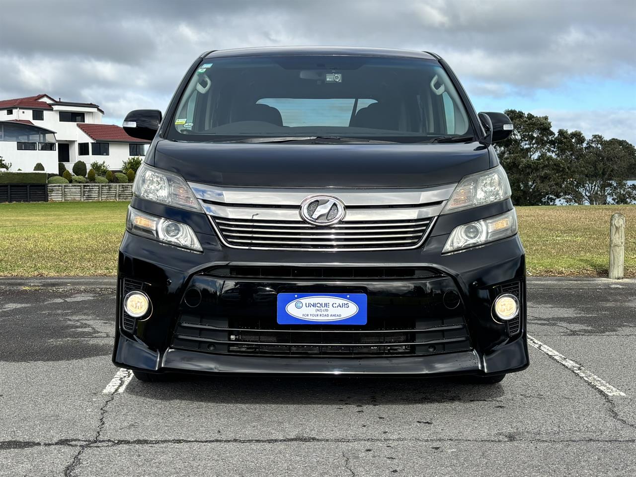 2012 Toyota Vellfire thumbnail