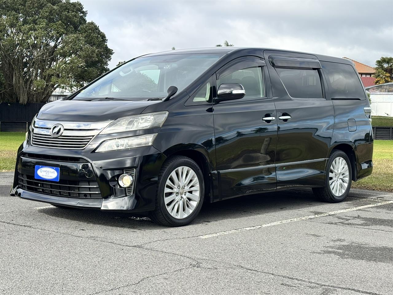 2012 Toyota Vellfire thumbnail