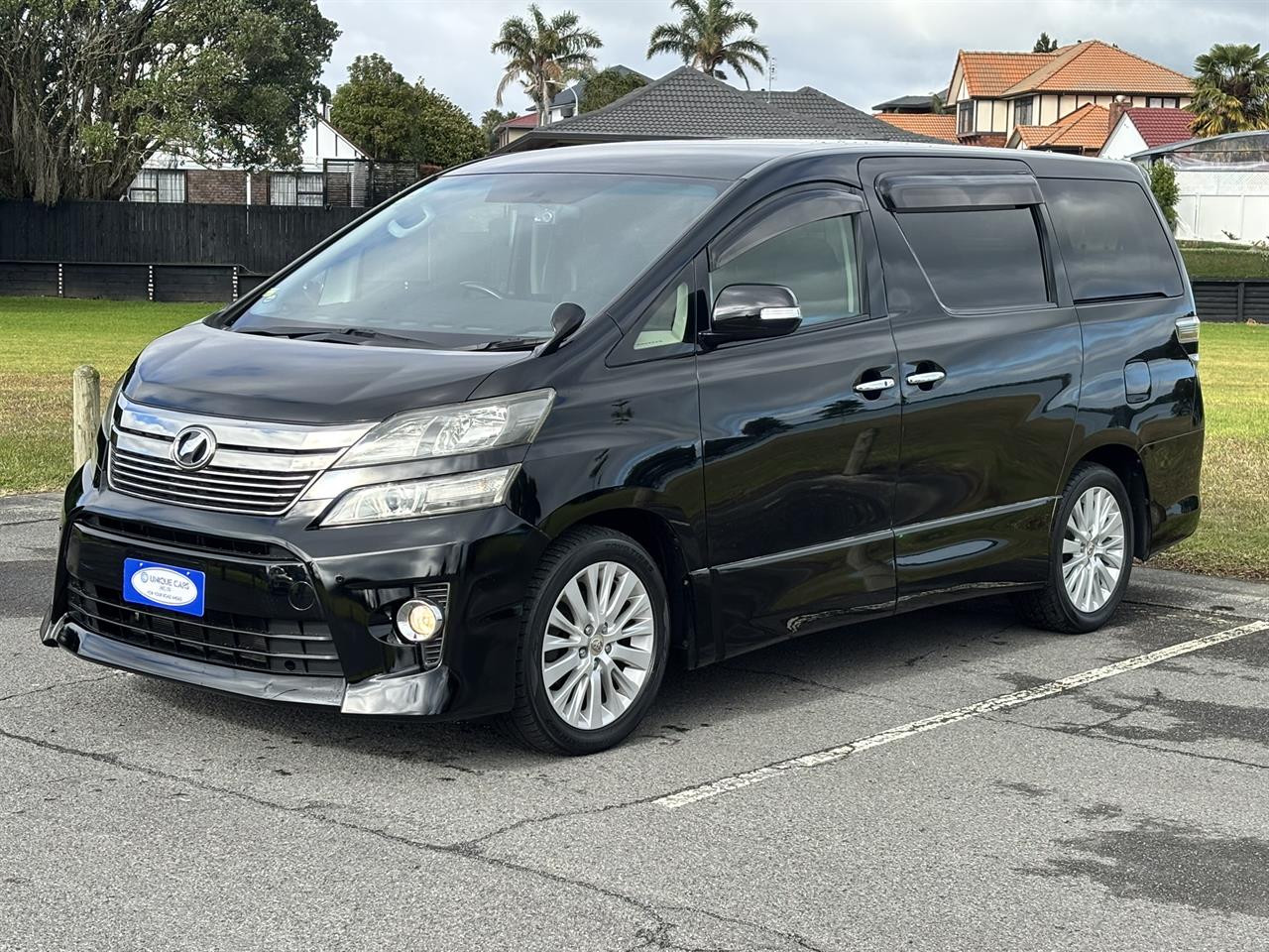 2012 Toyota Vellfire thumbnail