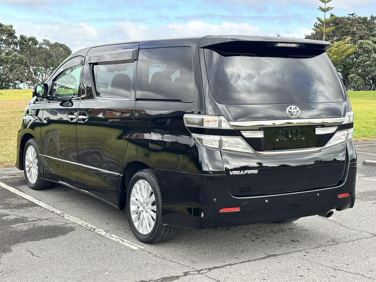 2012 Toyota Vellfire thumbnail