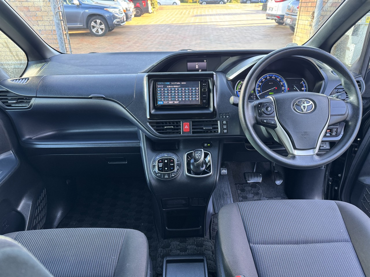 2015 Toyota NOAH thumbnail