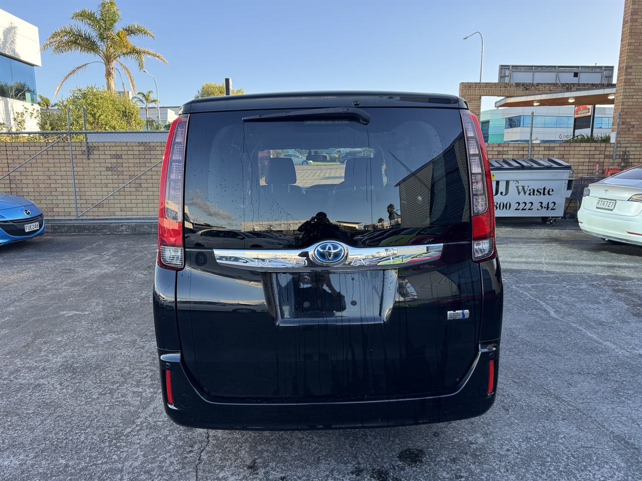 2015 Toyota NOAH thumbnail