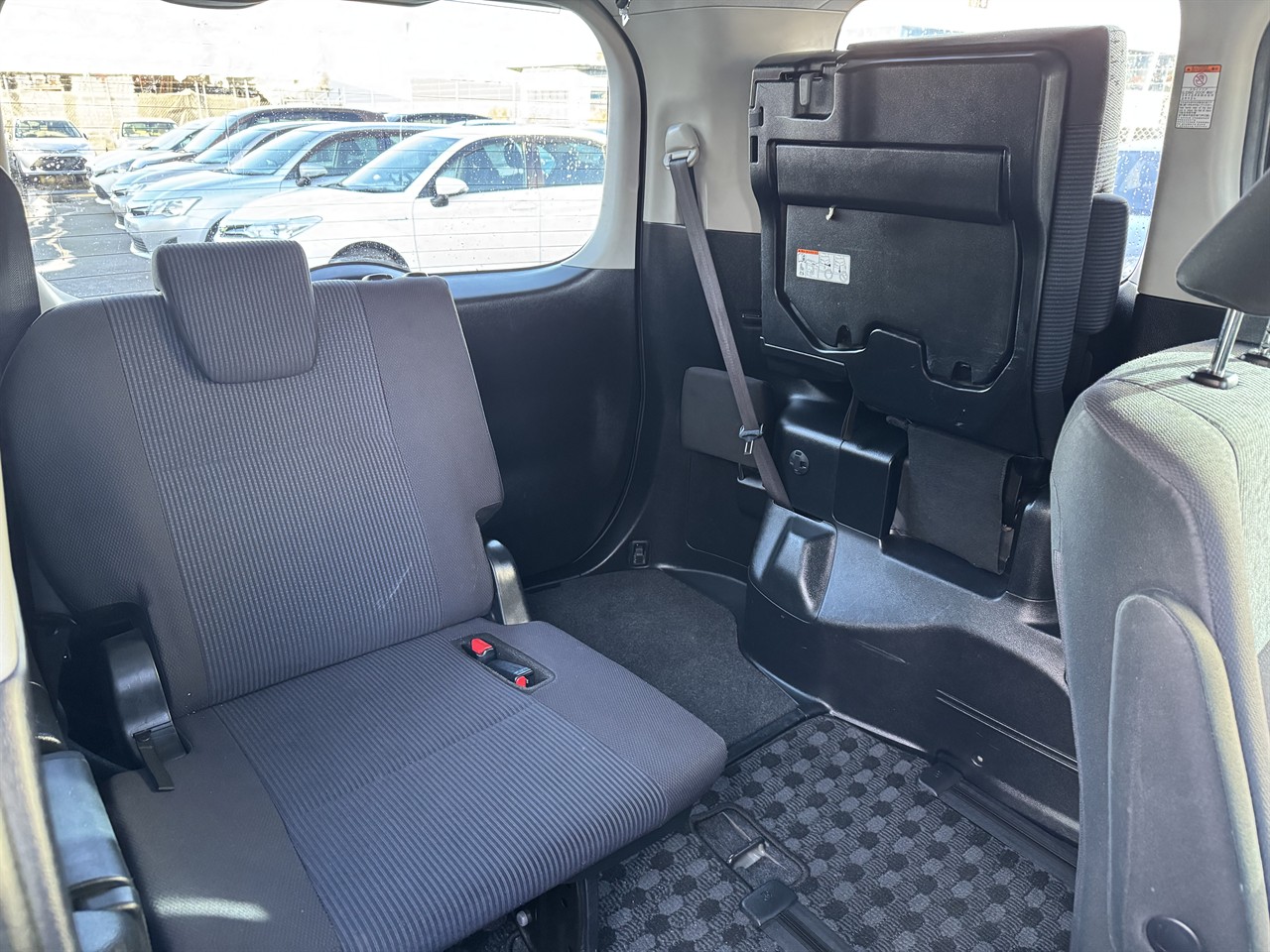 2015 Toyota NOAH thumbnail