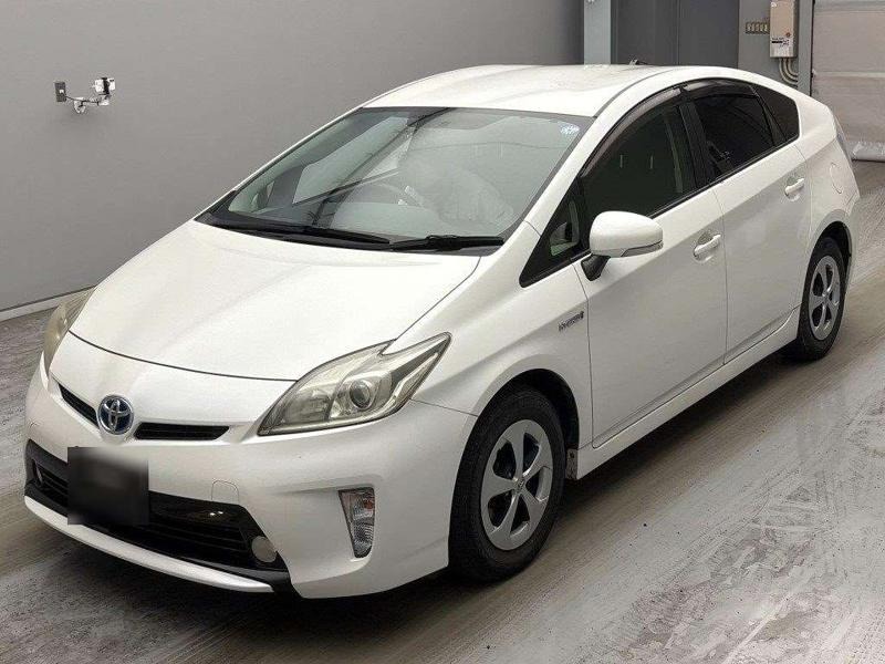 2013 Toyota Prius thumbnail
