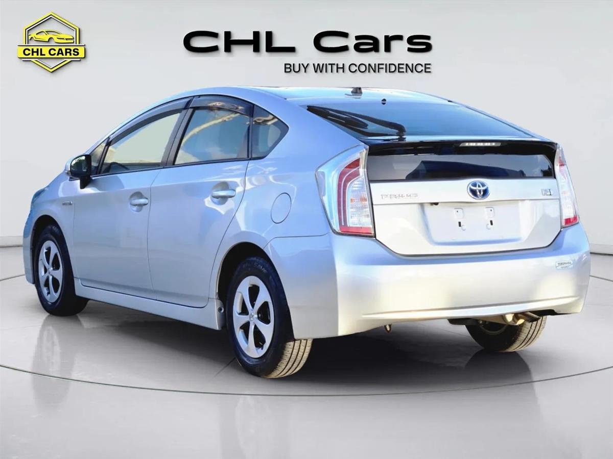2015 Toyota Prius thumbnail