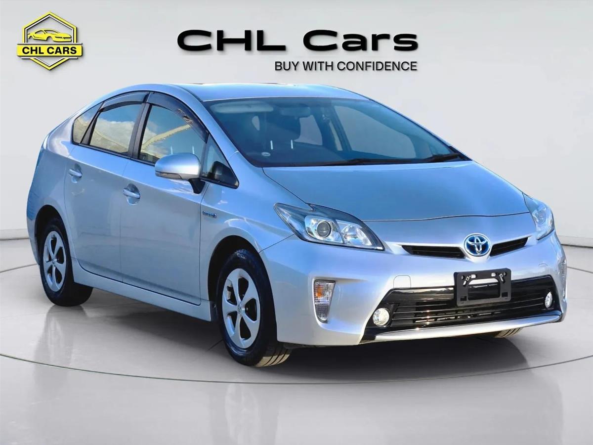 2015 Toyota Prius thumbnail