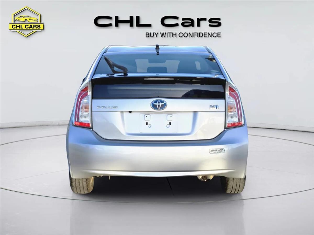 2015 Toyota Prius thumbnail