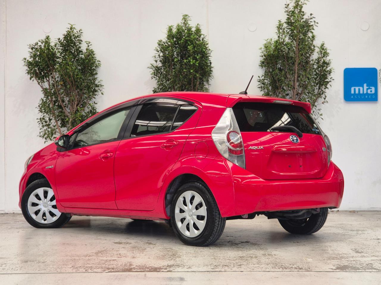 2014 Toyota Aqua thumbnail