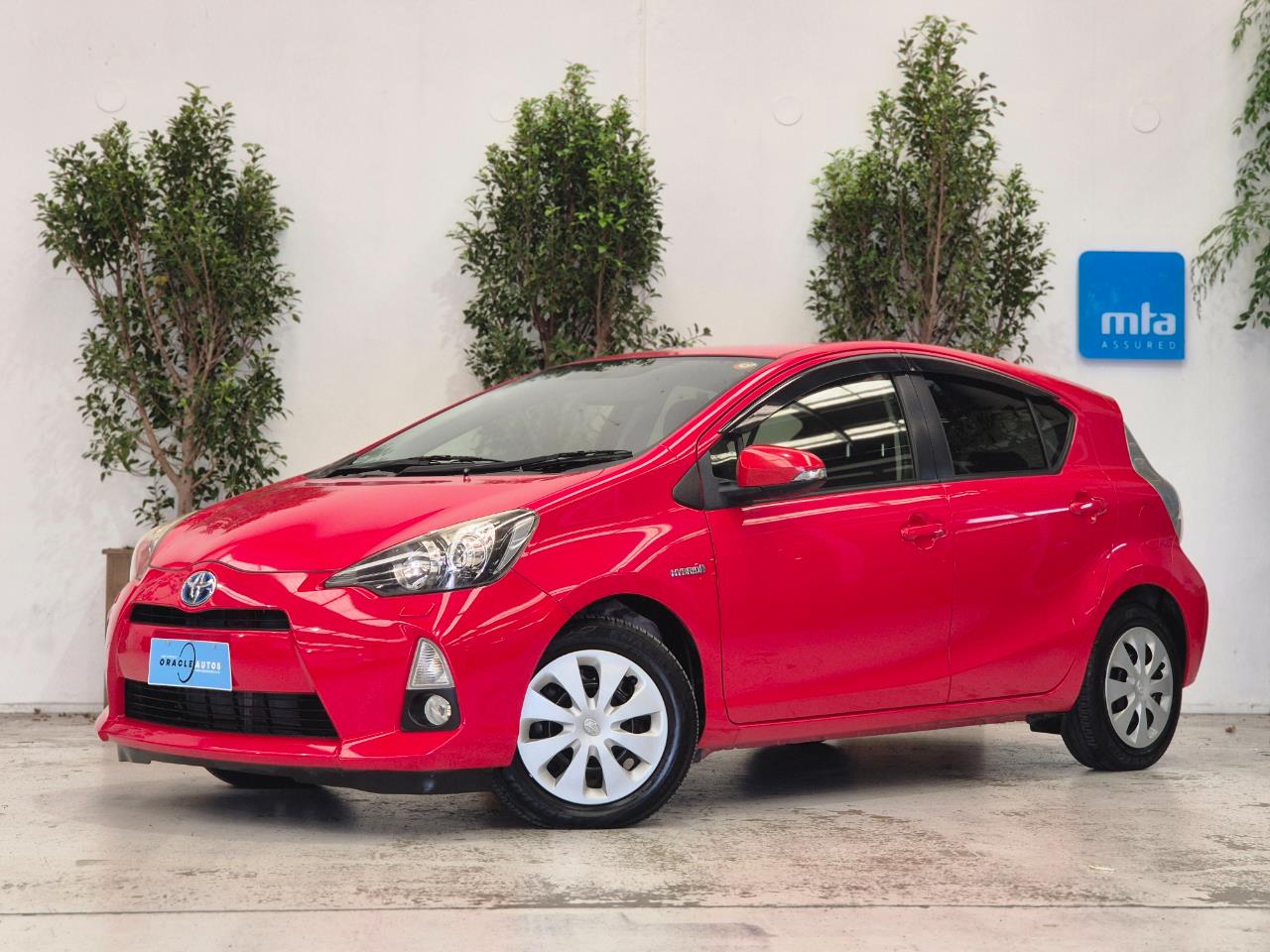 2014 Toyota Aqua thumbnail
