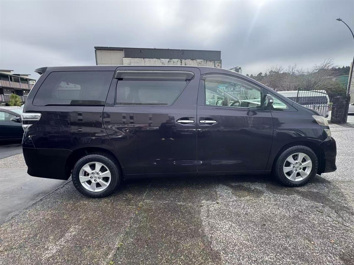2012 Toyota Vellfire thumbnail