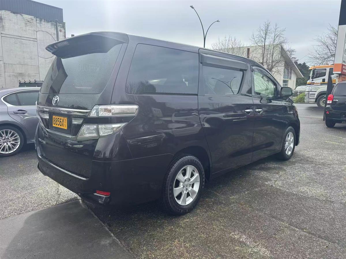 2012 Toyota Vellfire thumbnail