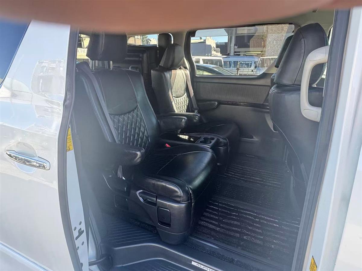 2014 Toyota Alphard thumbnail