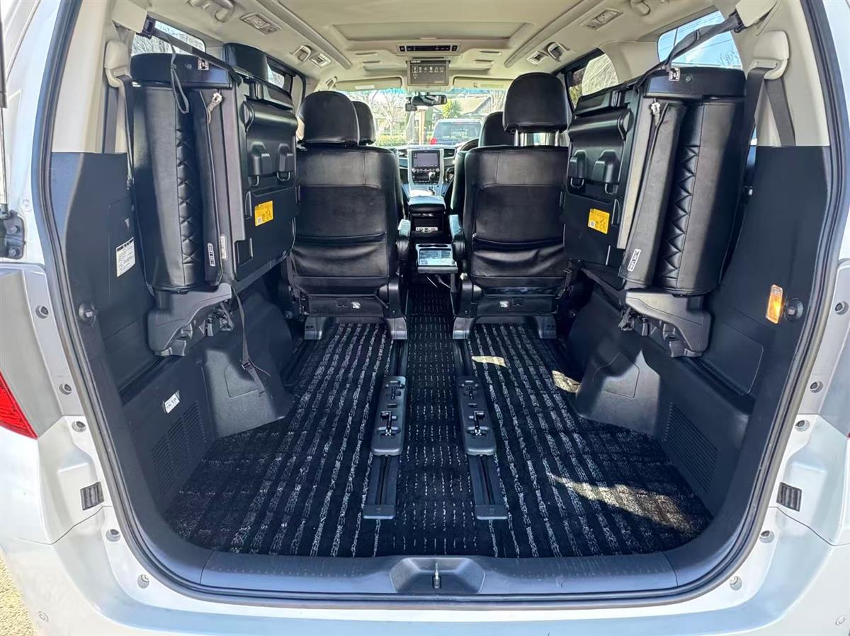 2014 Toyota Alphard thumbnail