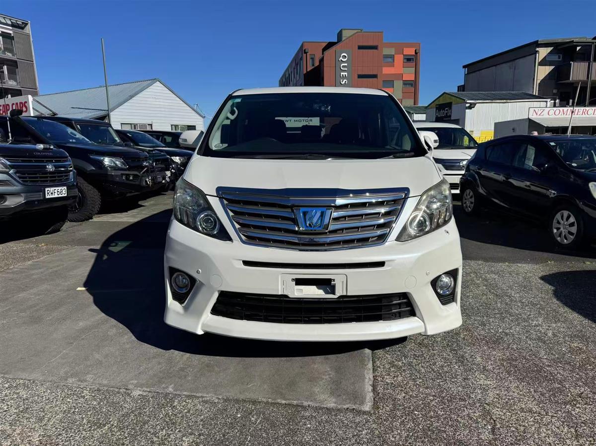 2014 Toyota Alphard thumbnail