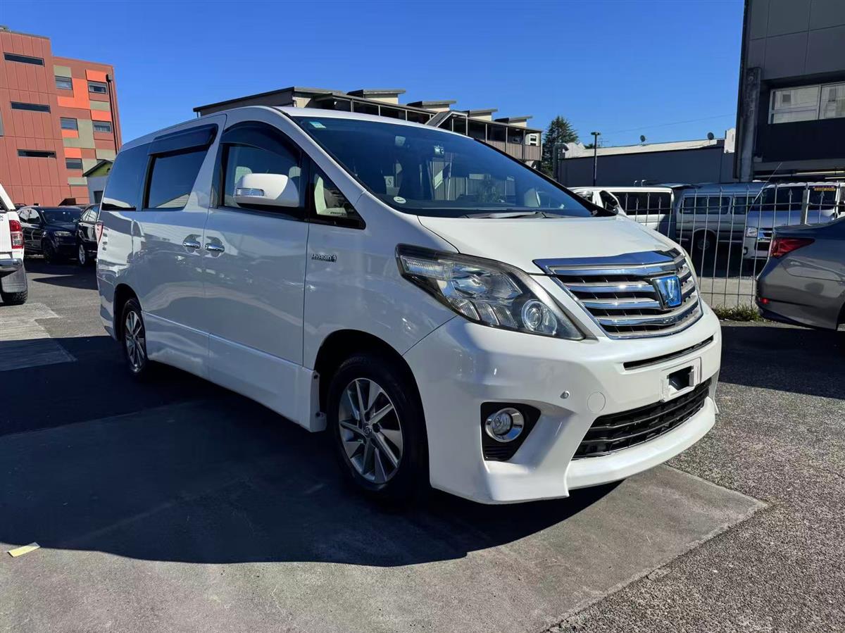 2014 Toyota Alphard thumbnail