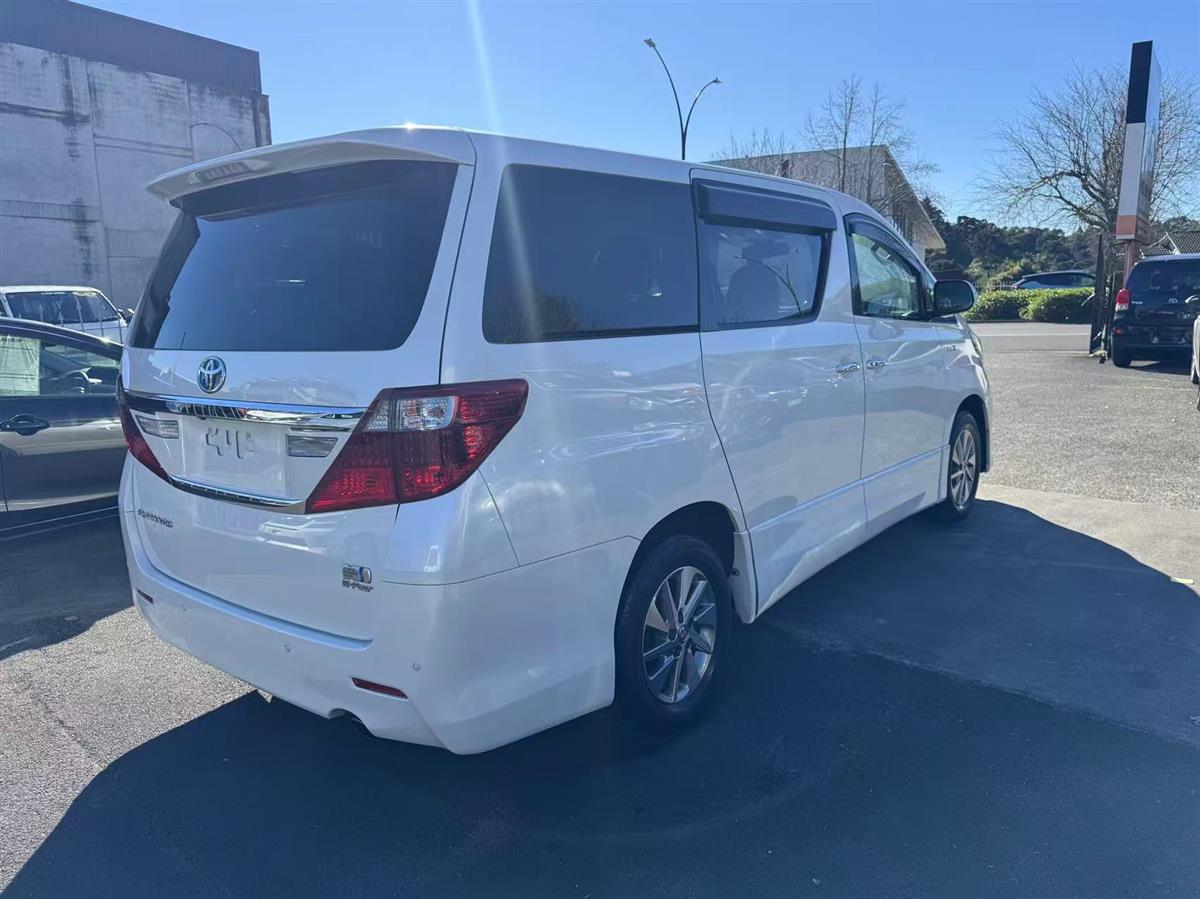 2014 Toyota Alphard thumbnail