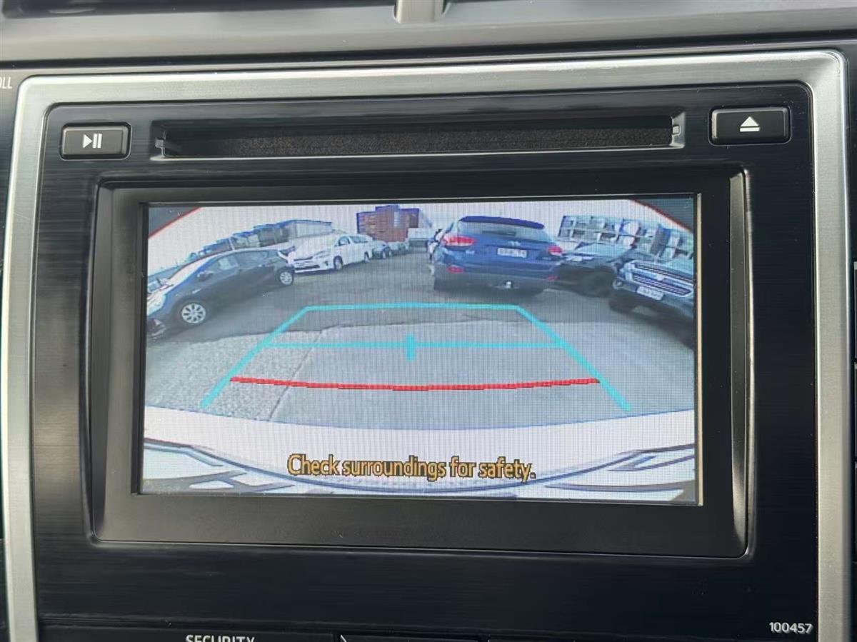 2017 Toyota Camry thumbnail