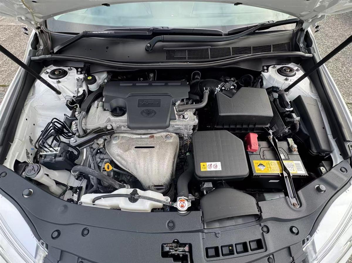 2017 Toyota Camry thumbnail