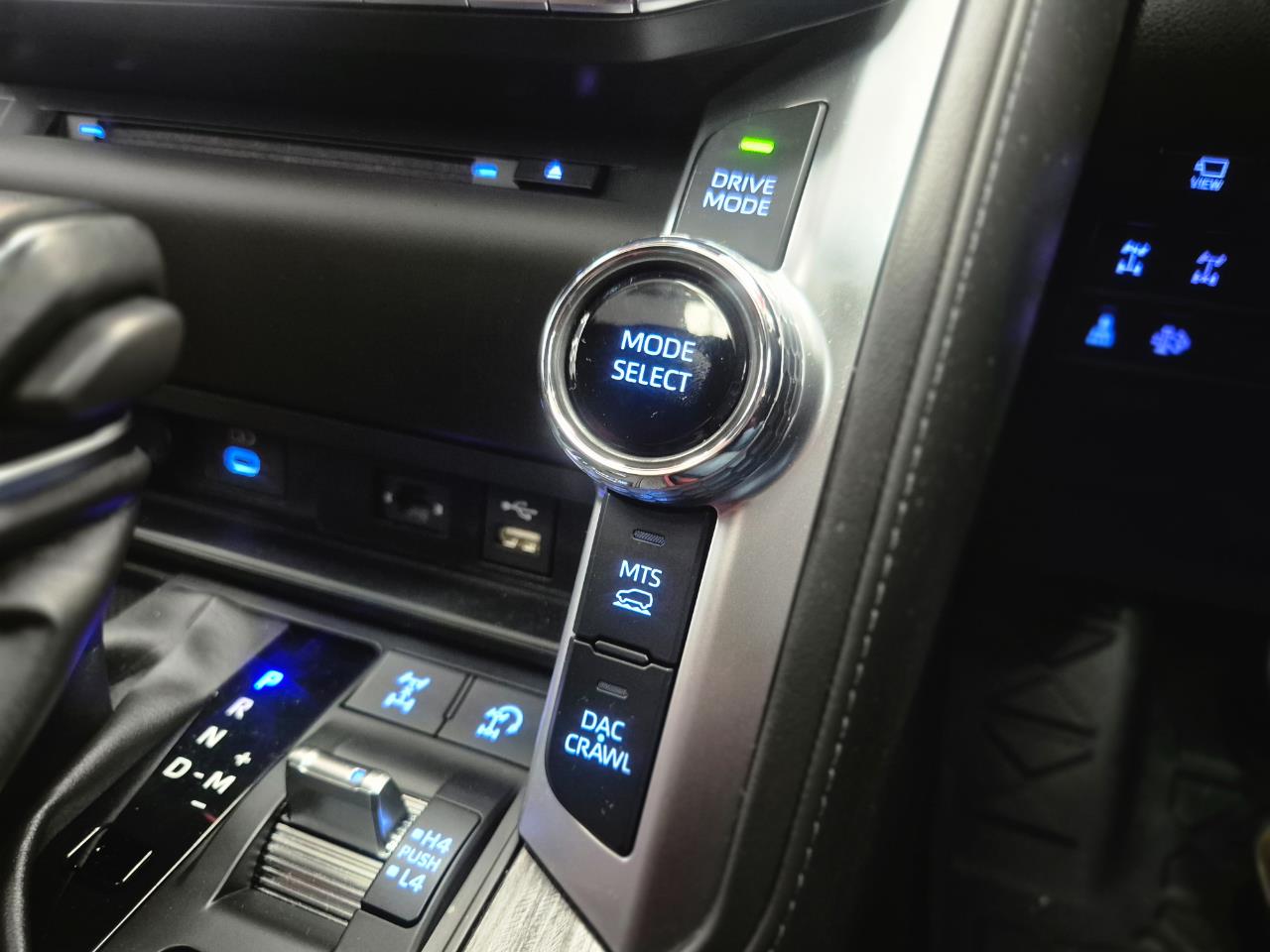 2023 Toyota Landcruiser thumbnail