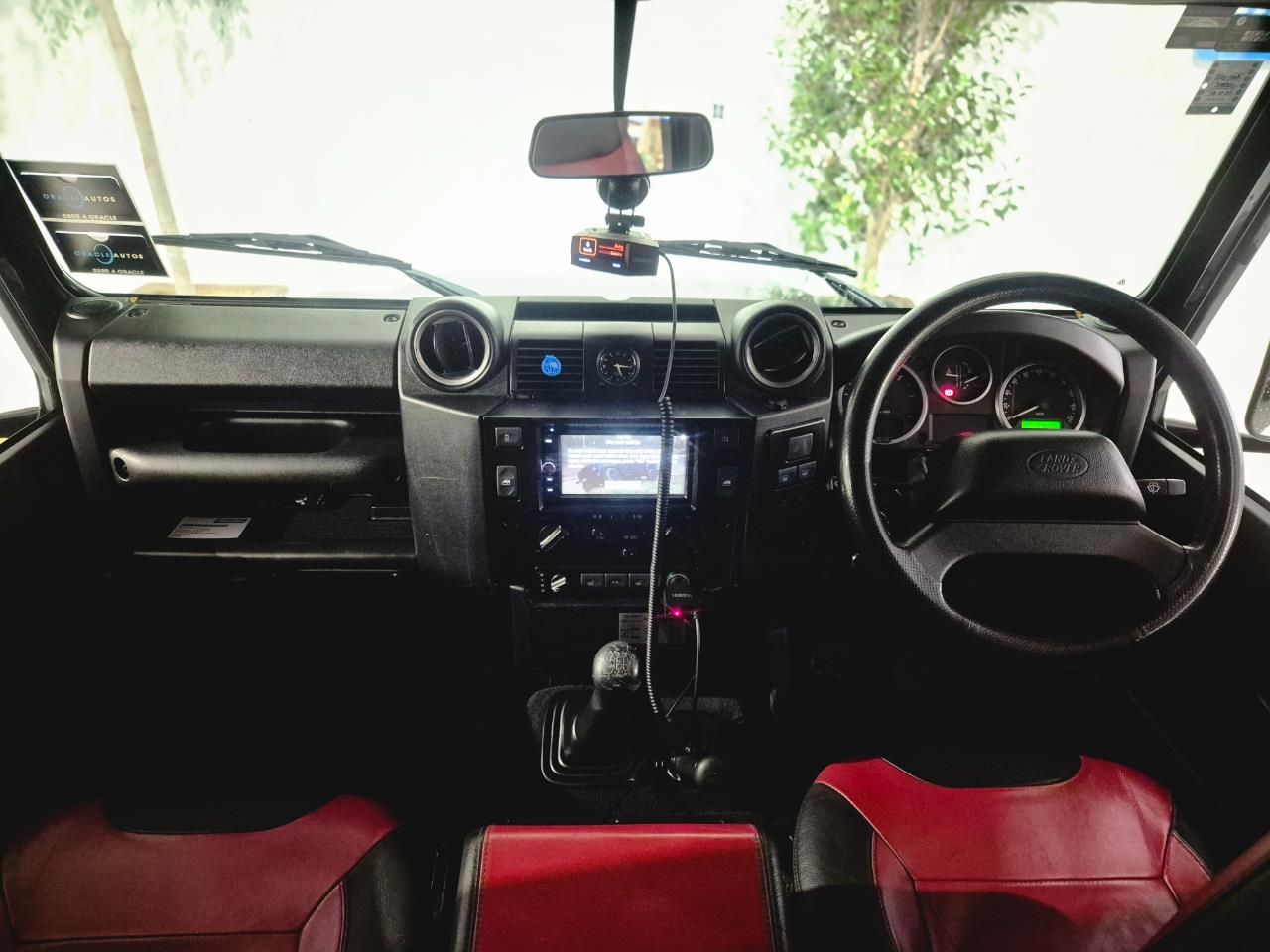 2015 Land Rover Defender thumbnail