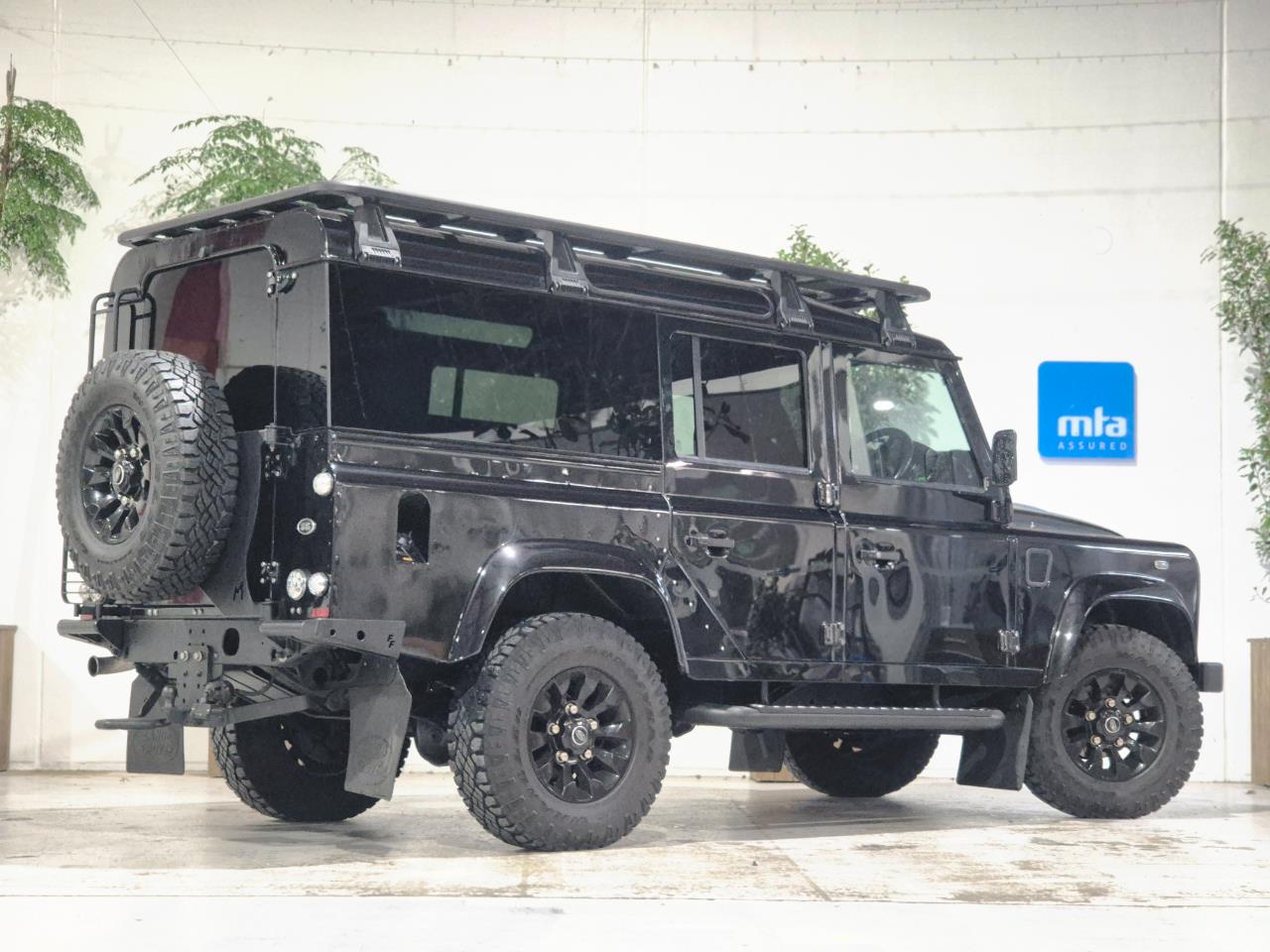 2015 Land Rover Defender thumbnail