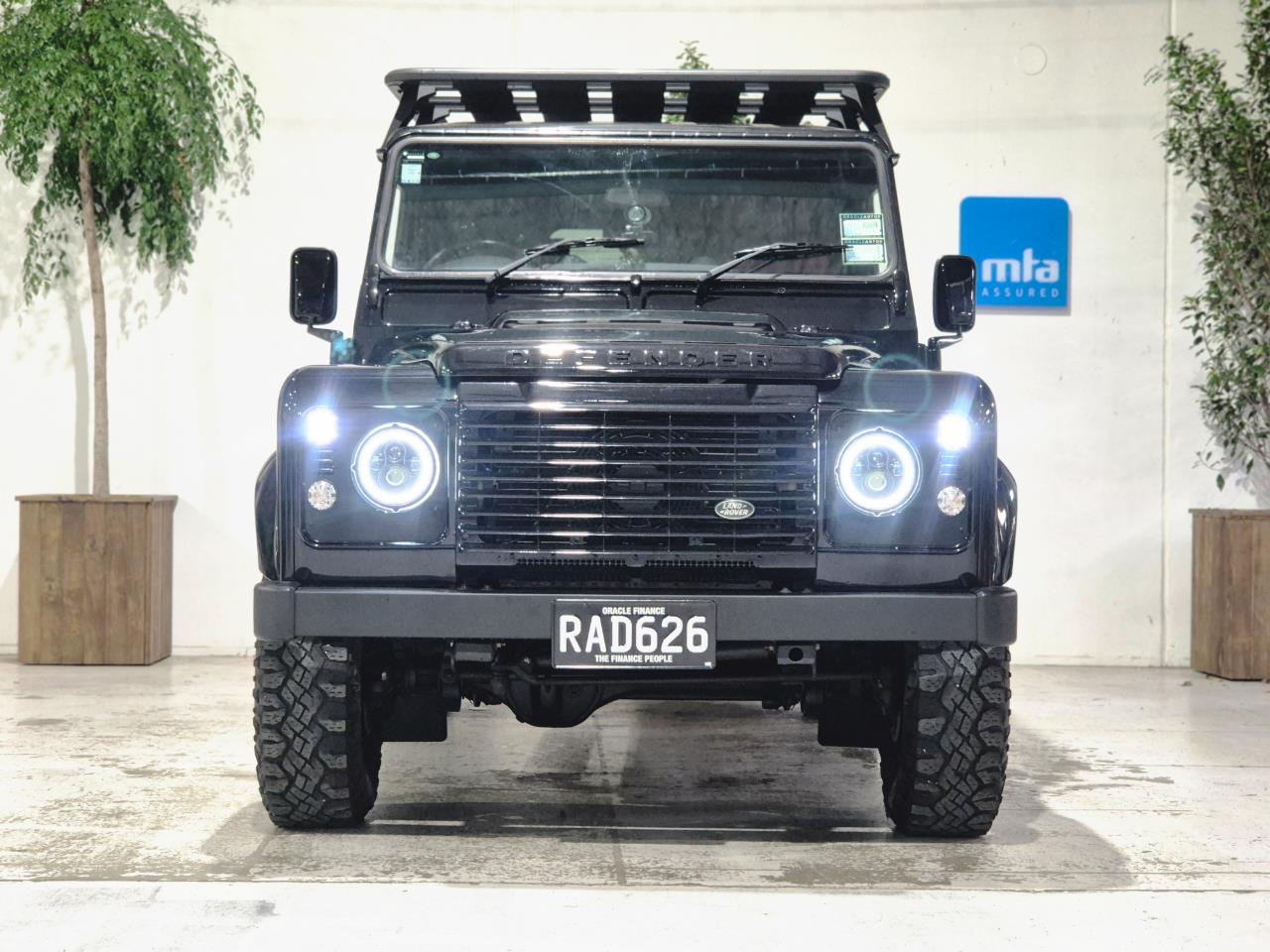 2015 Land Rover Defender thumbnail