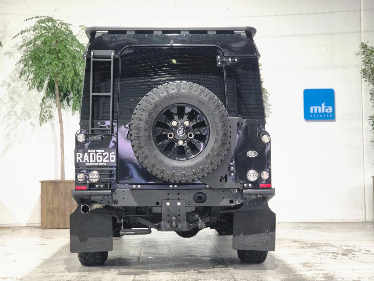 2015 Land Rover Defender thumbnail