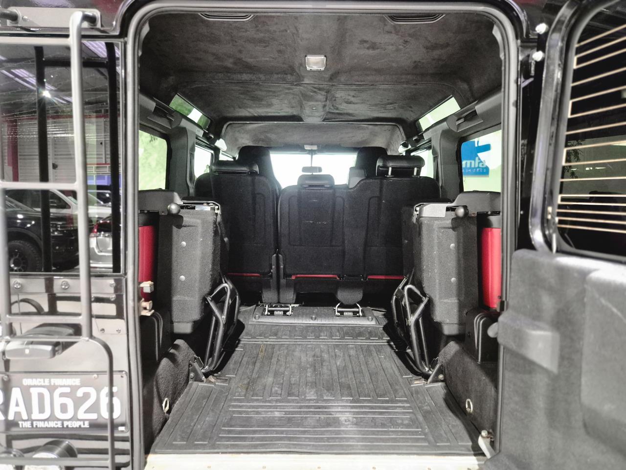 2015 Land Rover Defender thumbnail