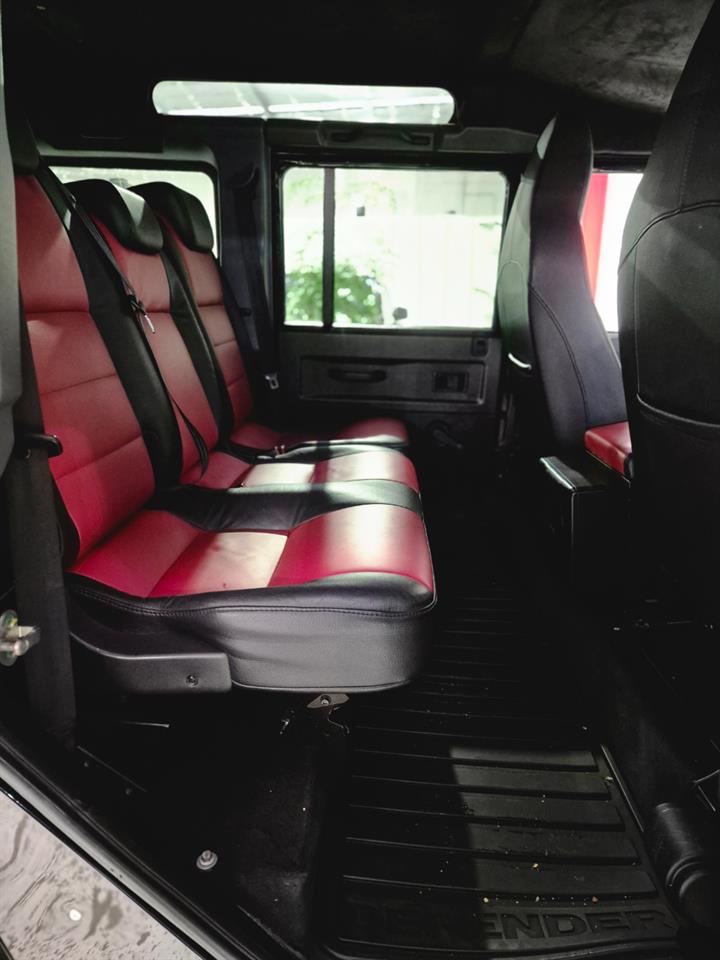 2015 Land Rover Defender thumbnail
