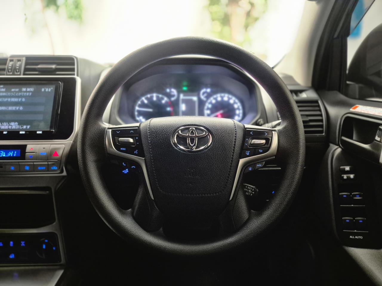 2023 Toyota Landcruiser thumbnail