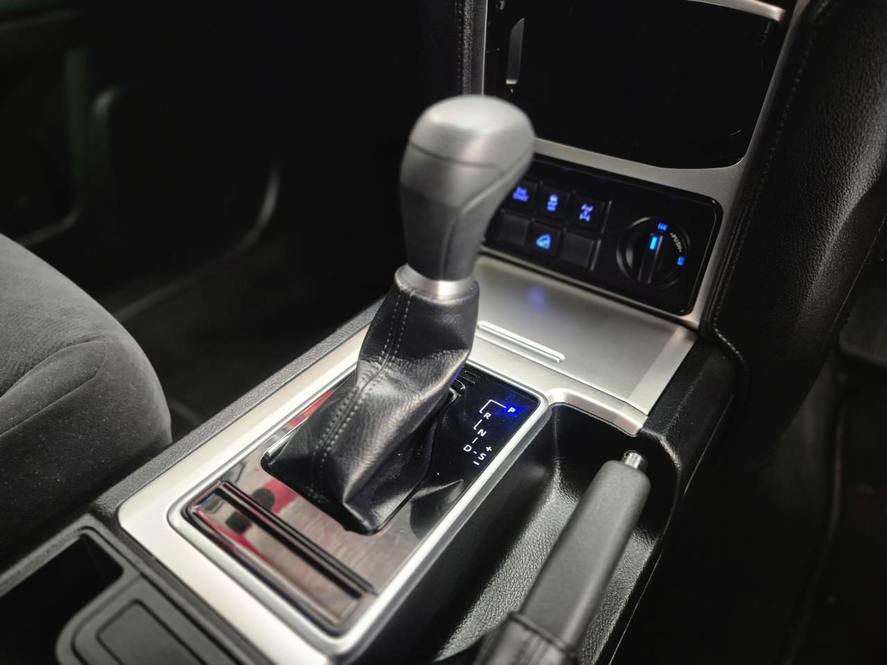 2023 Toyota Landcruiser thumbnail