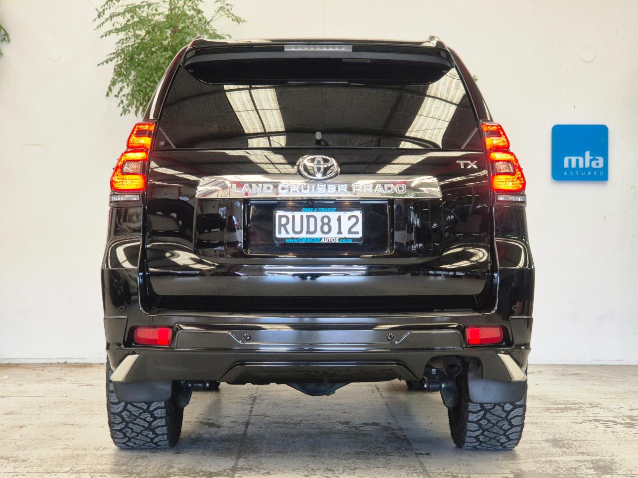 2023 Toyota Landcruiser thumbnail