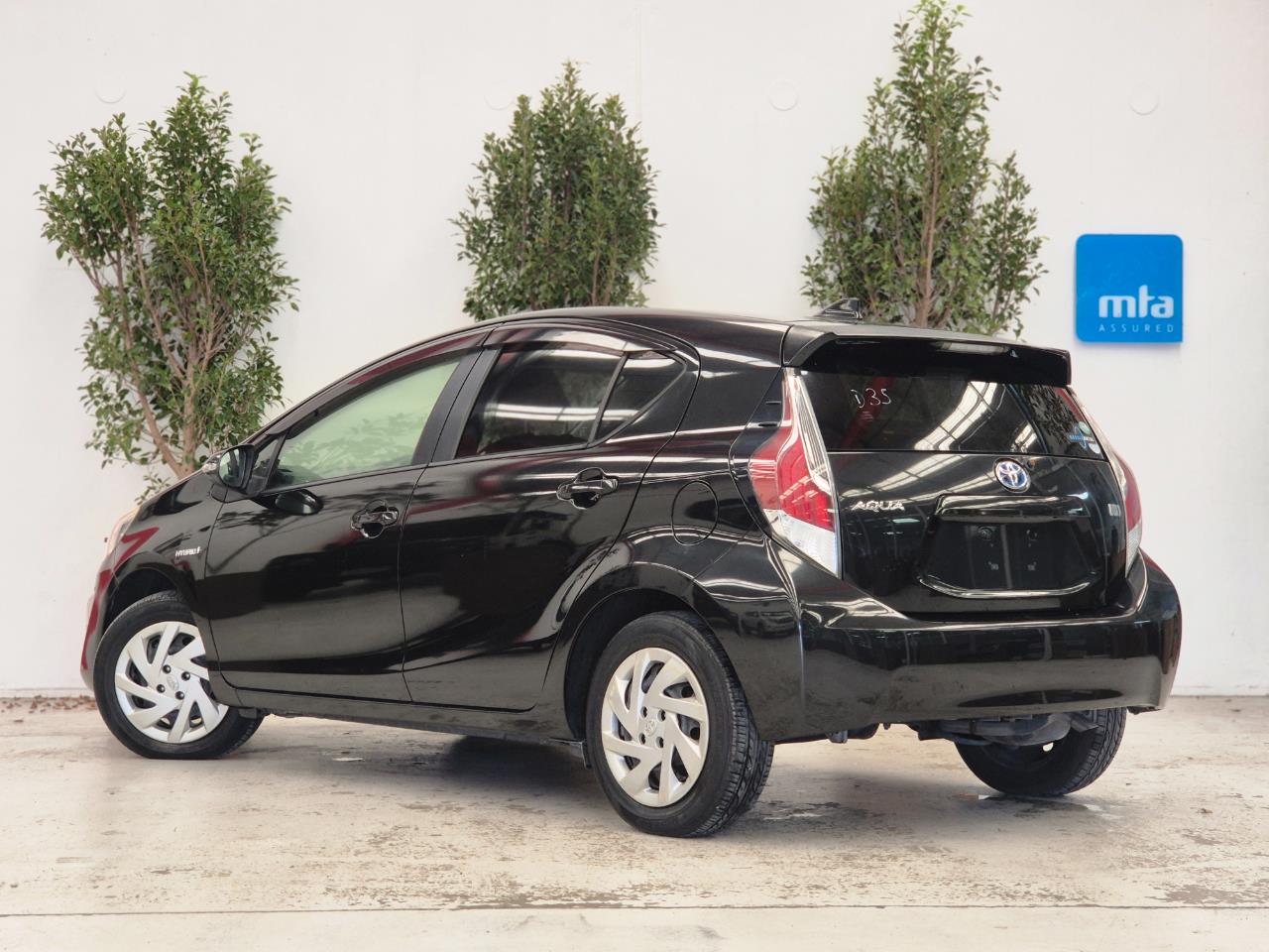 2015 Toyota Aqua thumbnail