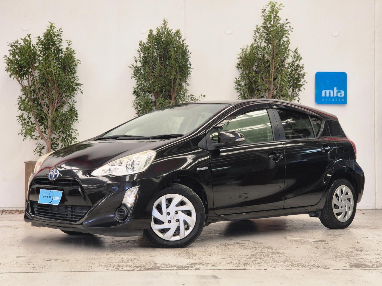 2015 Toyota Aqua thumbnail