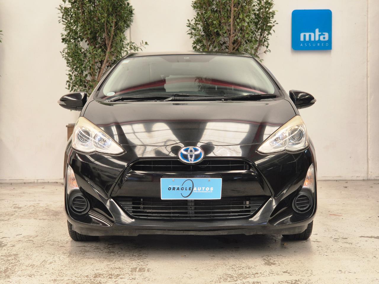 2015 Toyota Aqua thumbnail