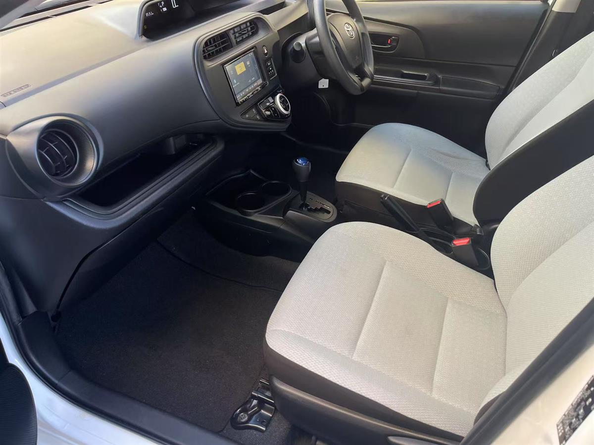 2020 Toyota Aqua thumbnail