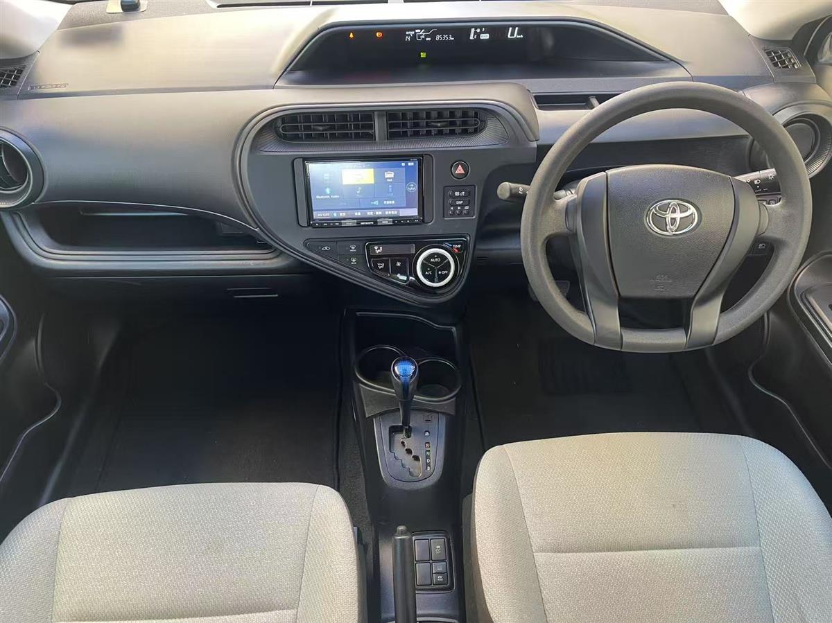 2020 Toyota Aqua thumbnail