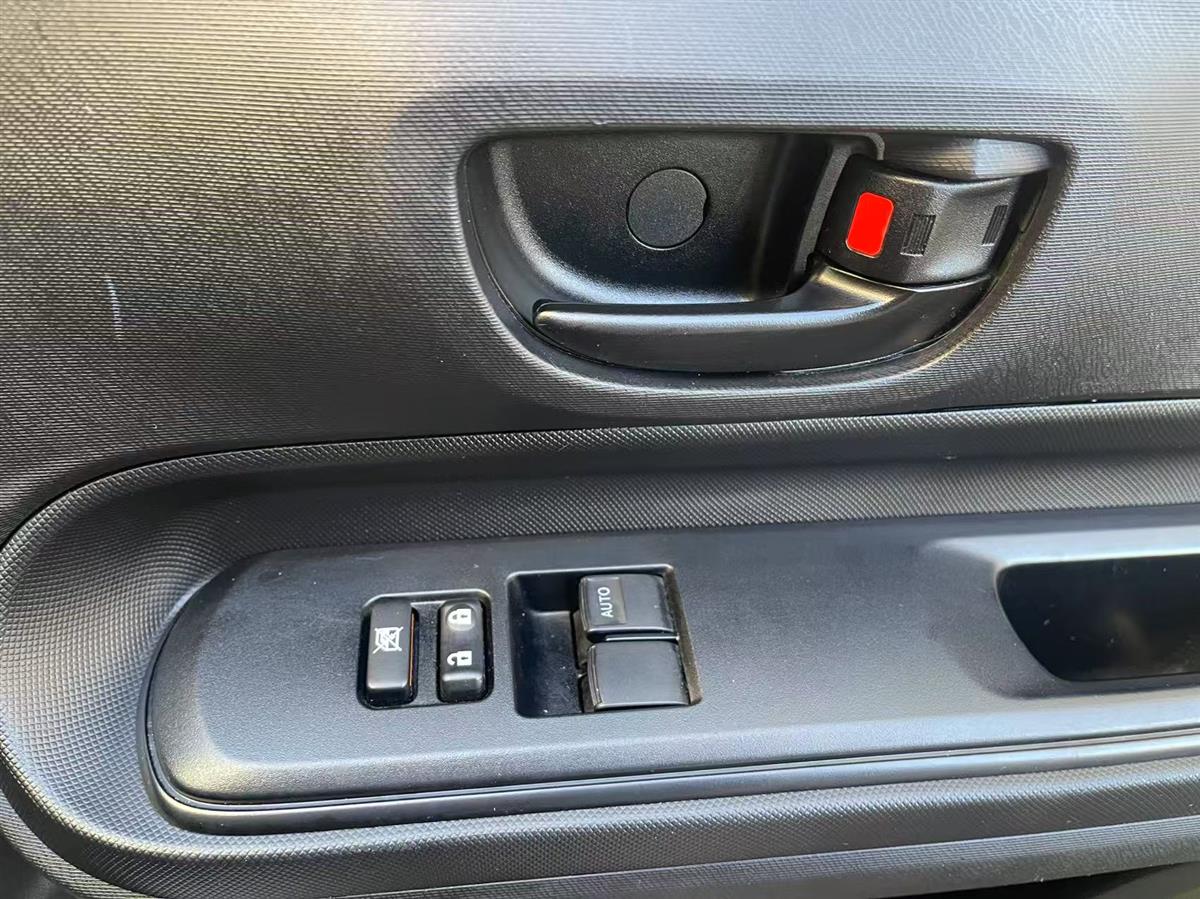 2020 Toyota Aqua thumbnail