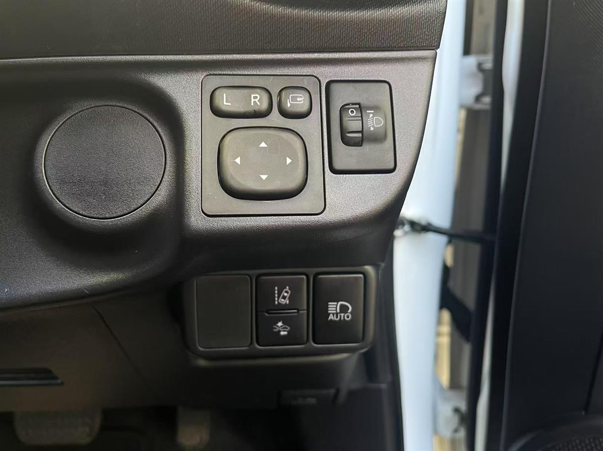 2020 Toyota Aqua thumbnail