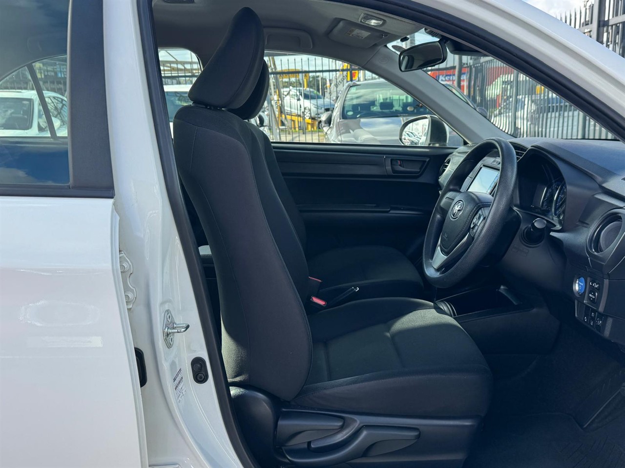 2020 Toyota Corolla thumbnail