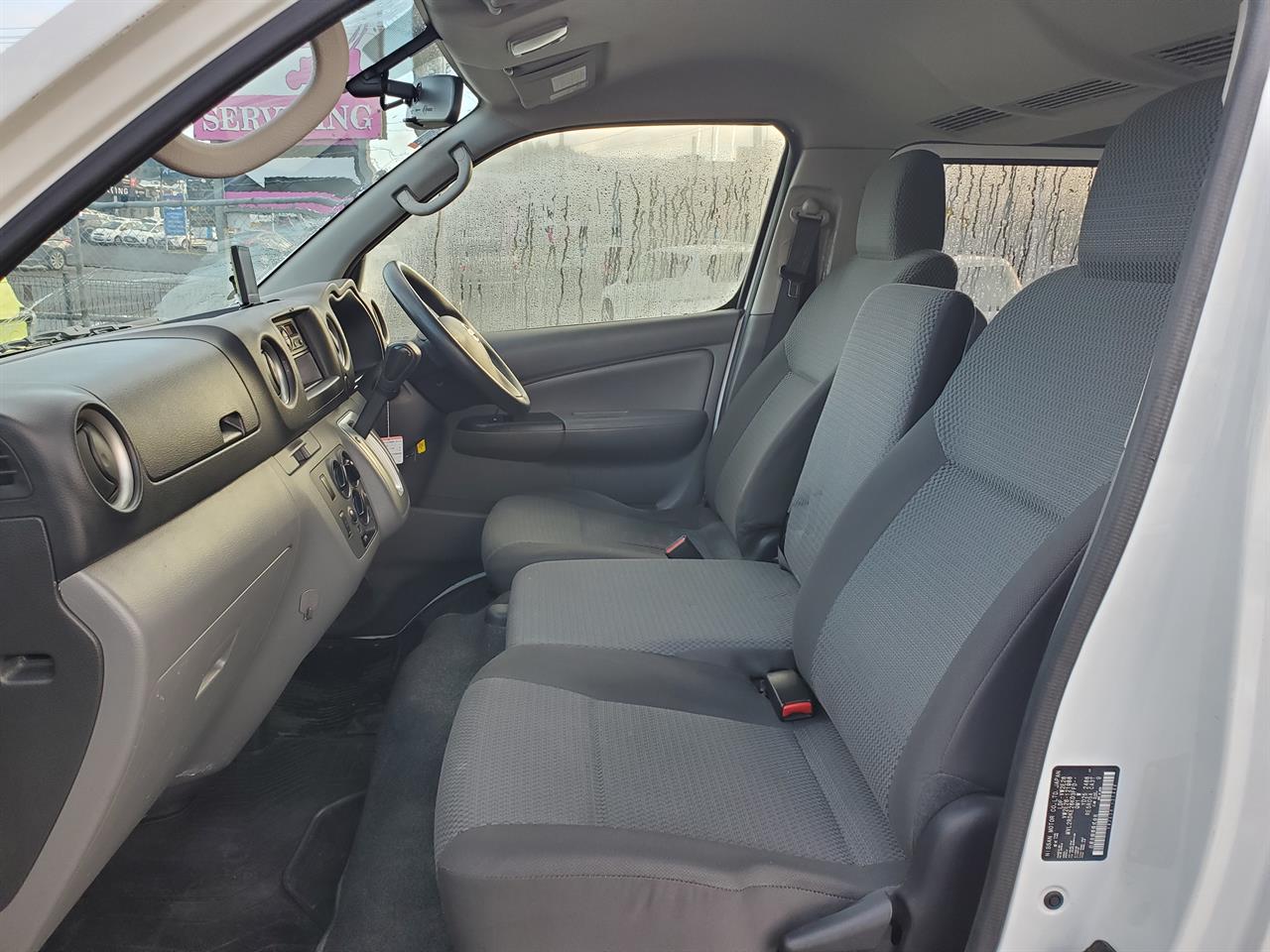 2021 Nissan Caravan thumbnail