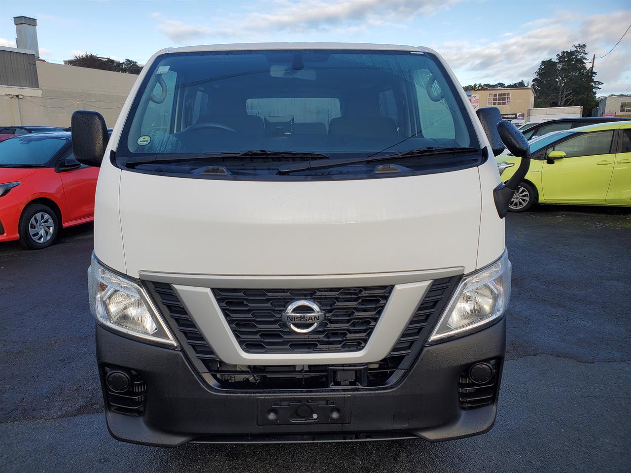 2021 Nissan Caravan thumbnail