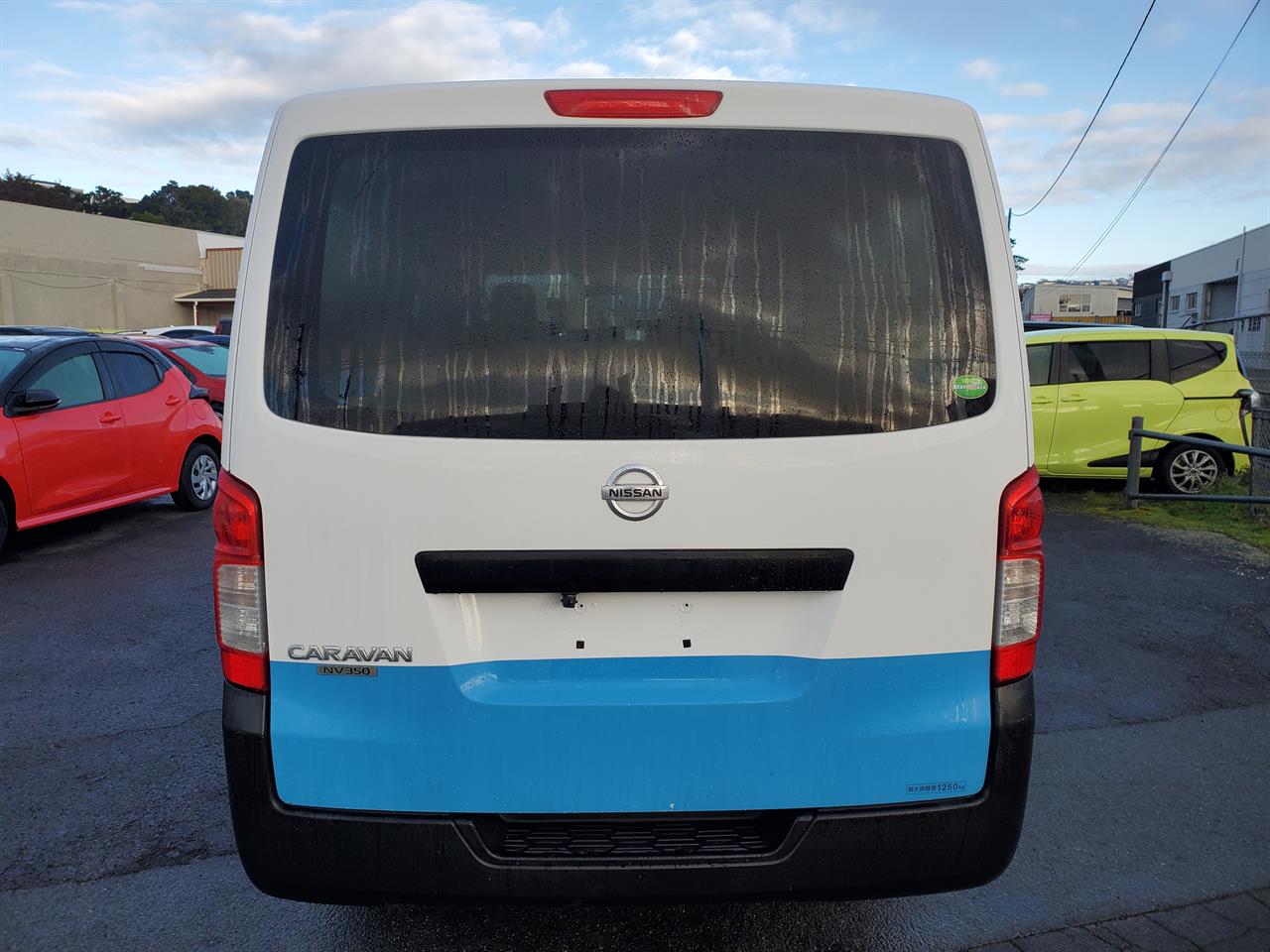 2021 Nissan Caravan thumbnail