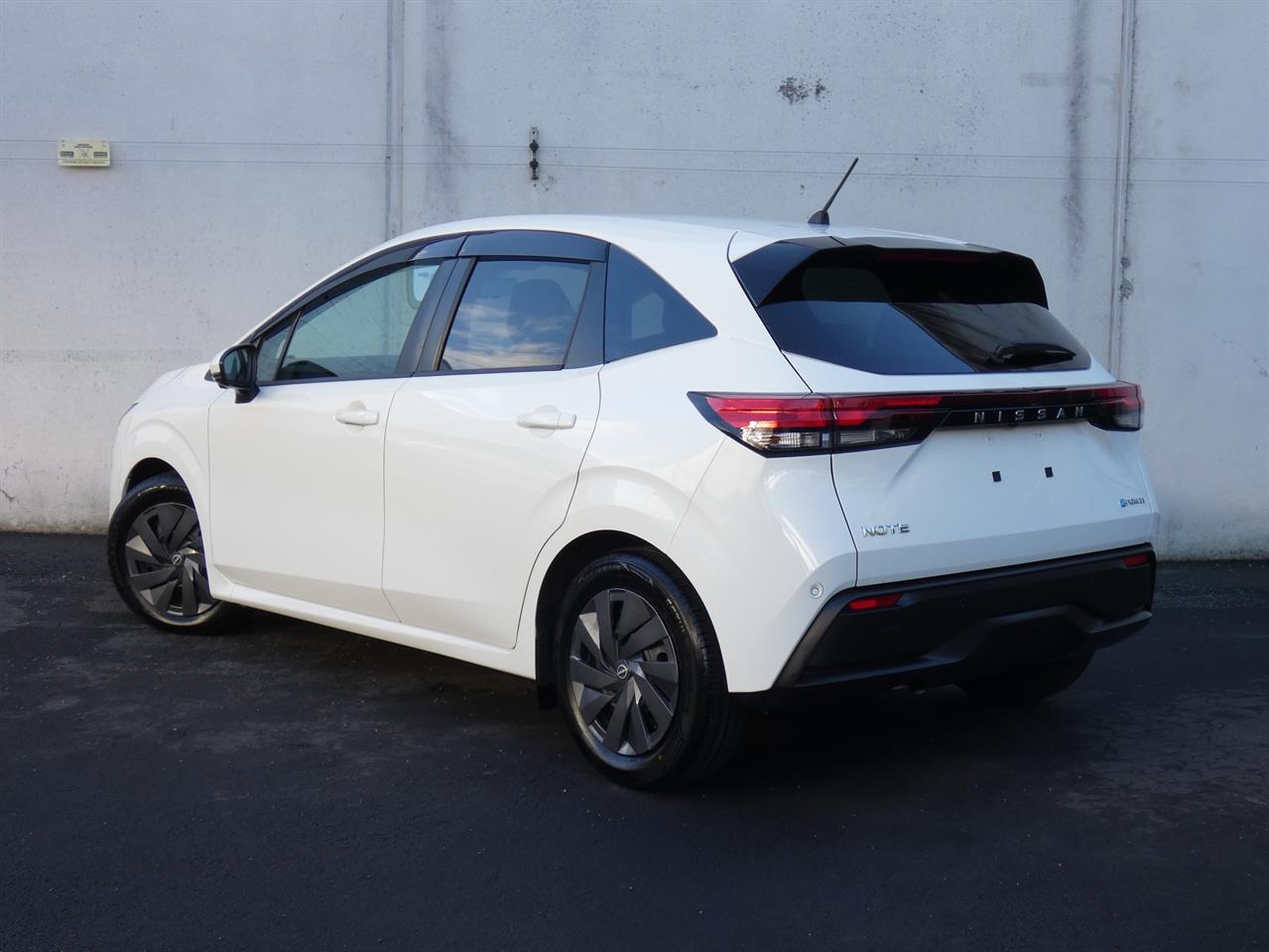 2021 Nissan NOTE thumbnail