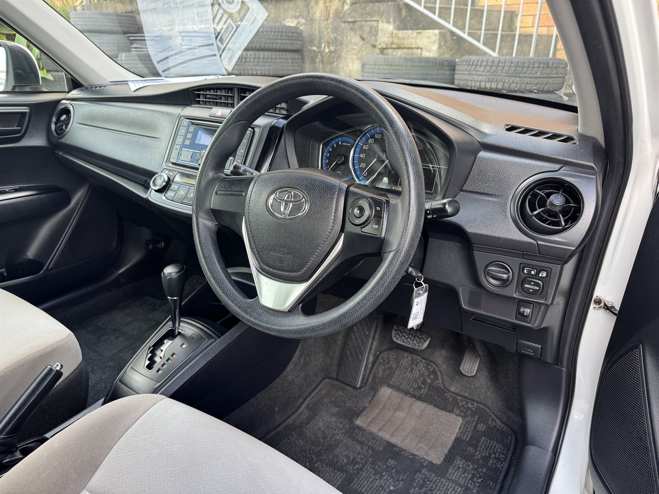 2015 Toyota Corolla thumbnail
