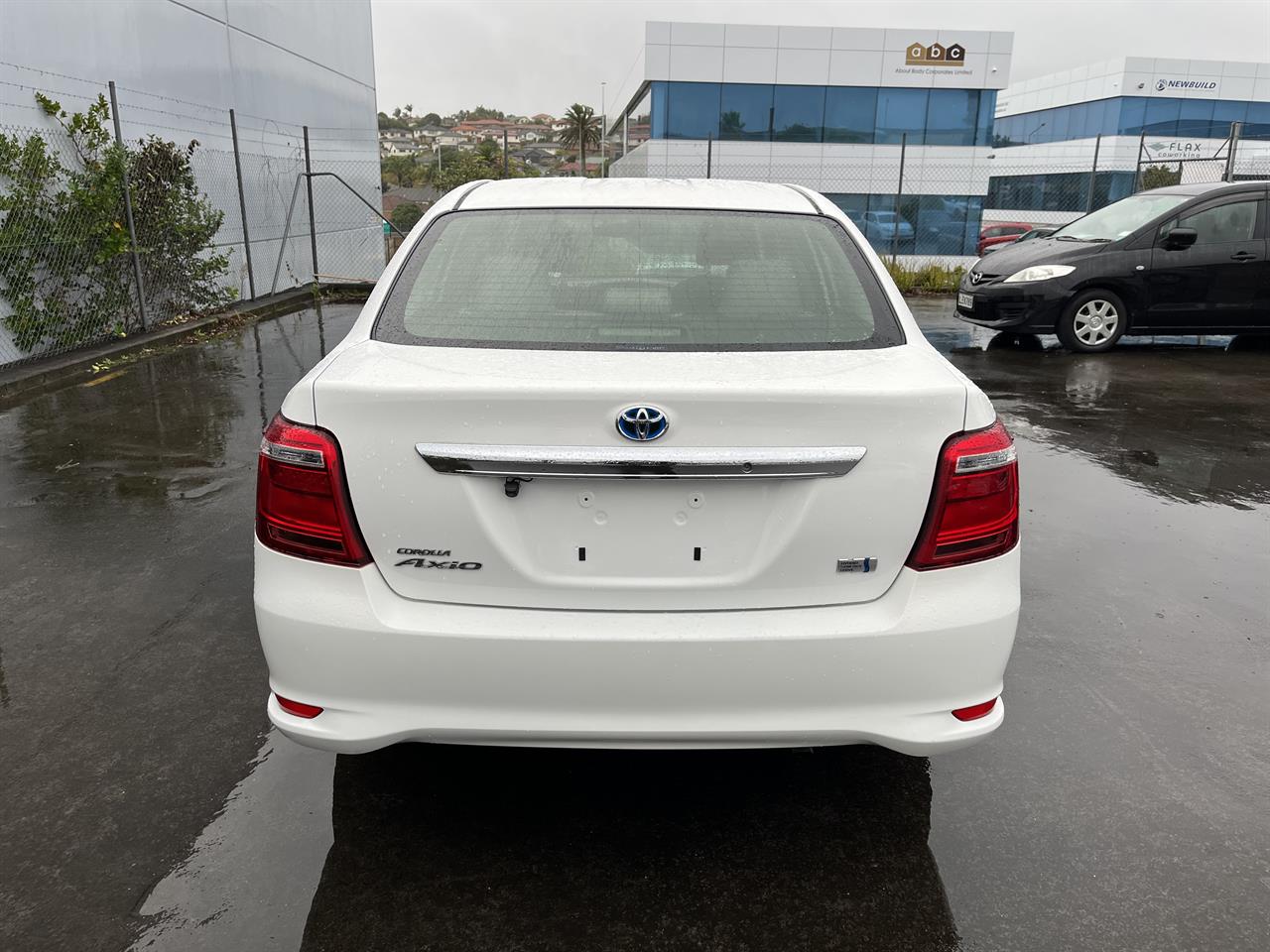 2015 Toyota Corolla thumbnail
